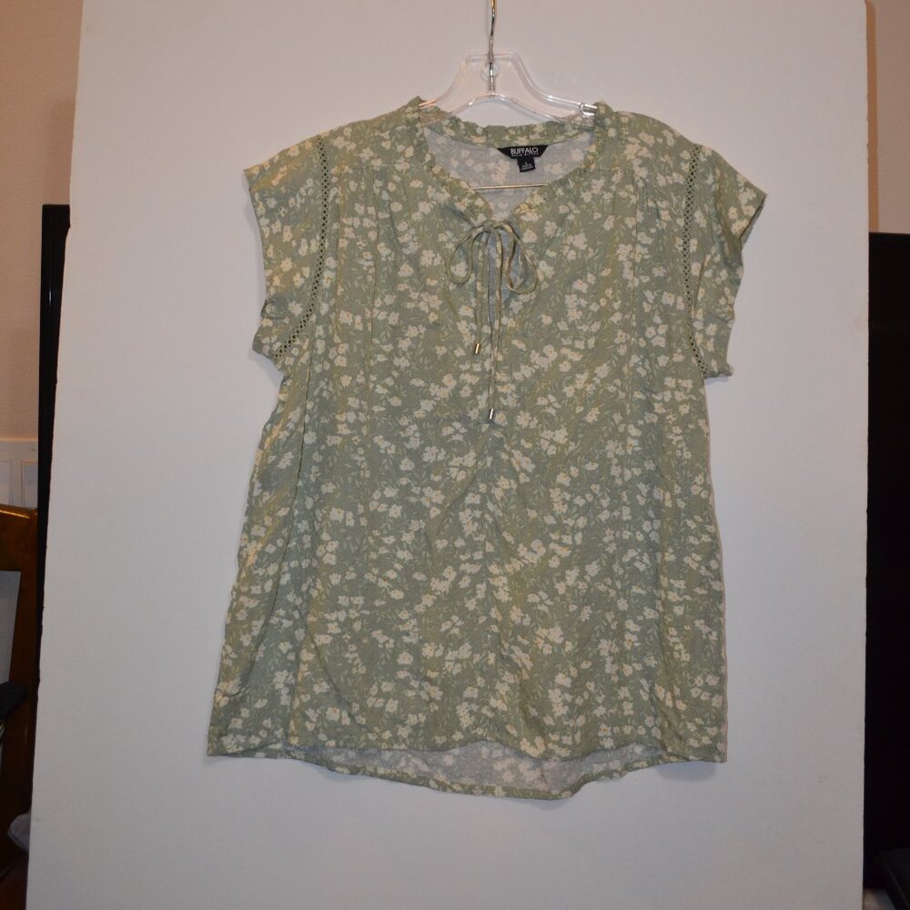 BUFFALO David Bitton Floral White on Green Short Sleeves Lace Tie Neck Blouse S